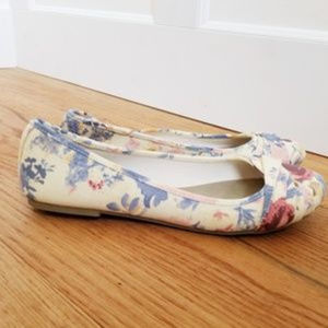 American Eagle Floral Ballet flats sz 8